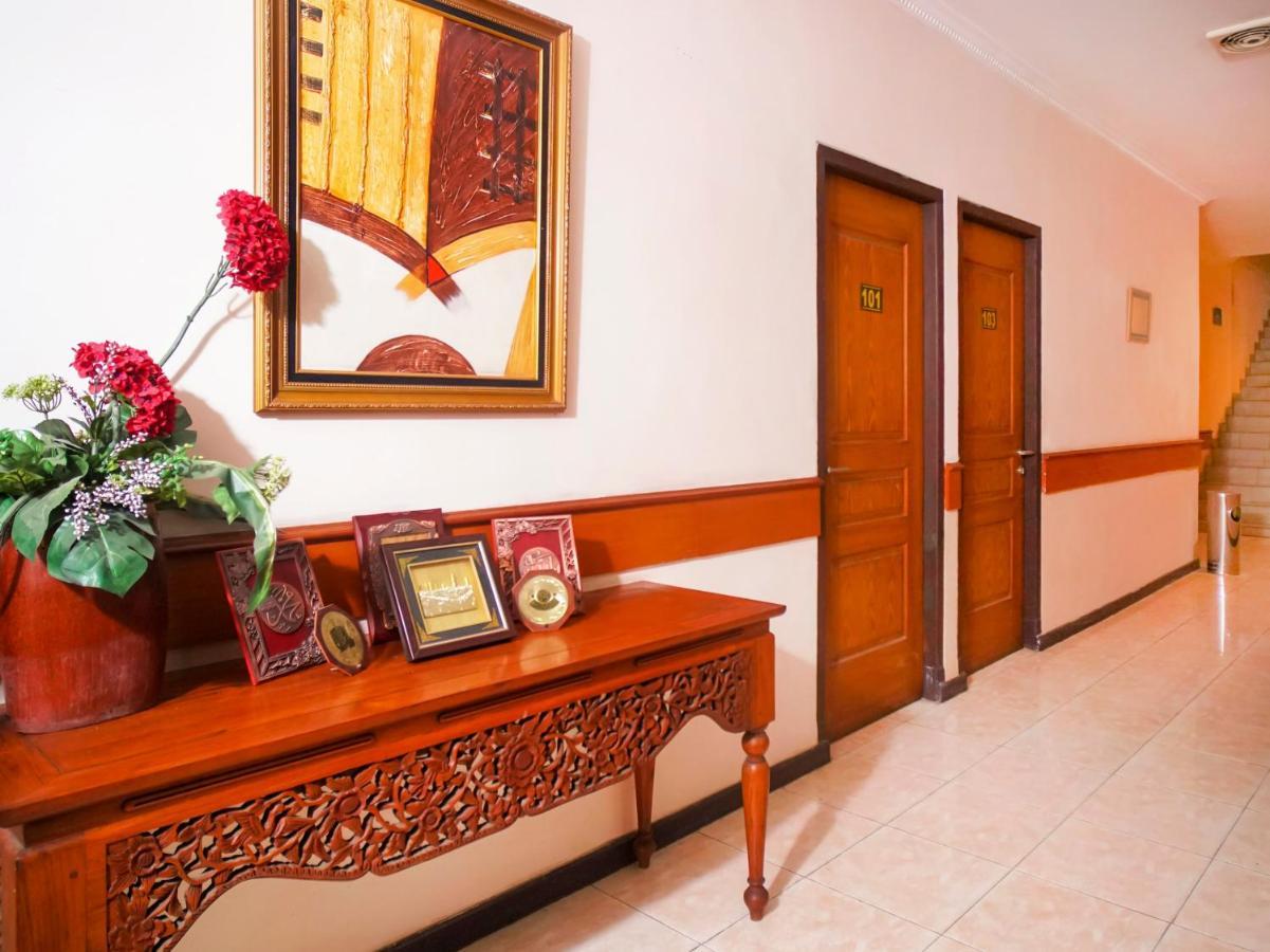 Capital O 142 Hotel Al Furqon Syariah Palembang Zewnętrze zdjęcie
