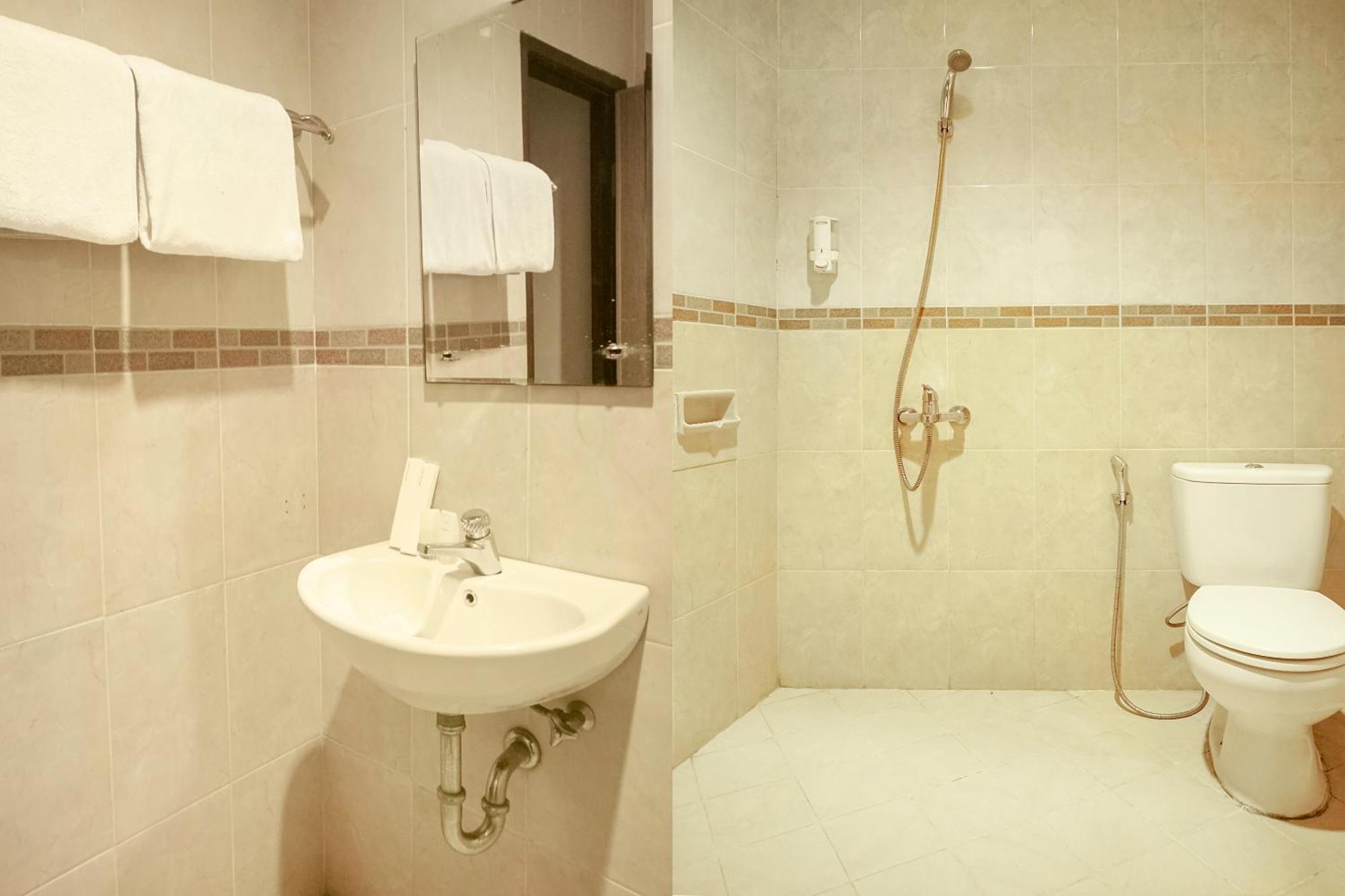 Capital O 142 Hotel Al Furqon Syariah Palembang Zewnętrze zdjęcie